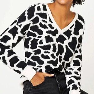 NWOT Ann Taylor LOFT Animal Print V-Neck Long Sleeve Fleece Sweater Size M